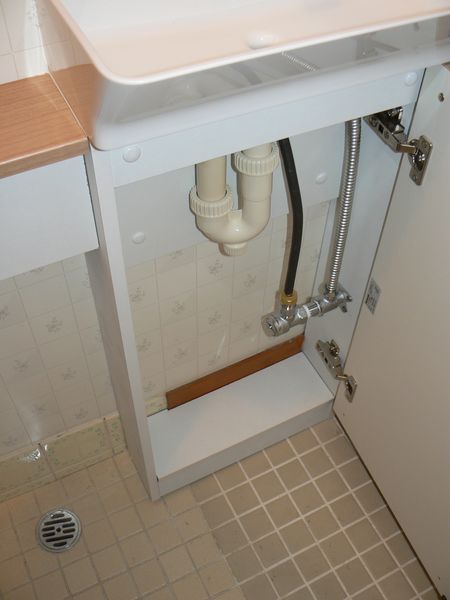 手洗器下部の収納